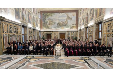 L&rsquo;offre des élus français au Pape&nbsp;François