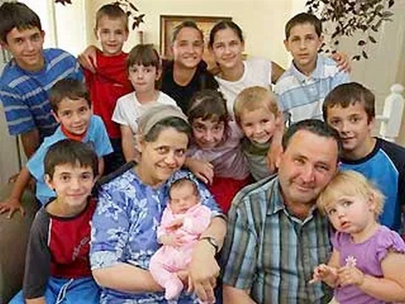 Ku myaka 44 yibarutse umwana we wa&nbsp;18!