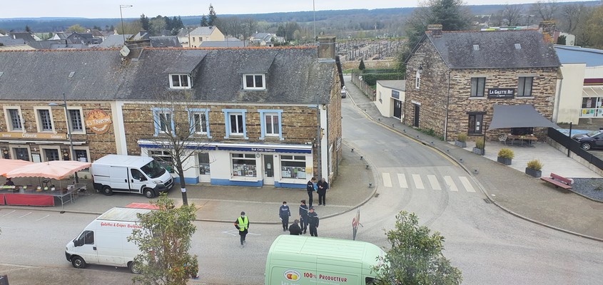 Le marché de Plélan le Grand: contrôle d'attestation de&nbsp;sortie!
