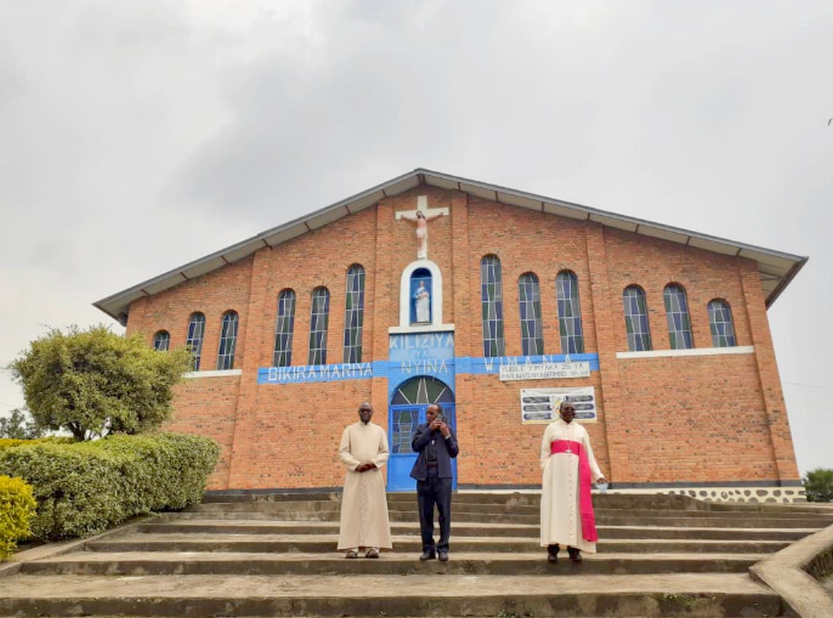 LE NOUVEL EVÊQUE DE CYANGUGU ACCUEILLI PAR LA PAROISSE&nbsp;NYABITIMBO