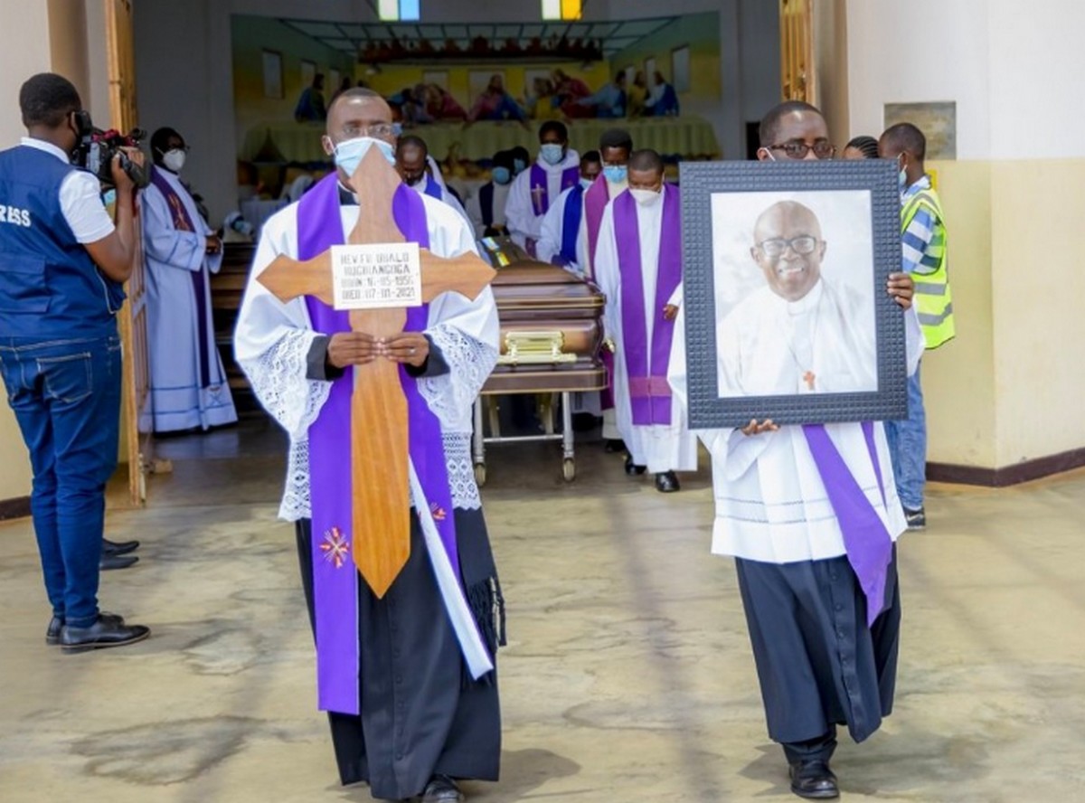 CELEBRATION DES OBSESQUES DU PERE UBALD(en&nbsp;photos)